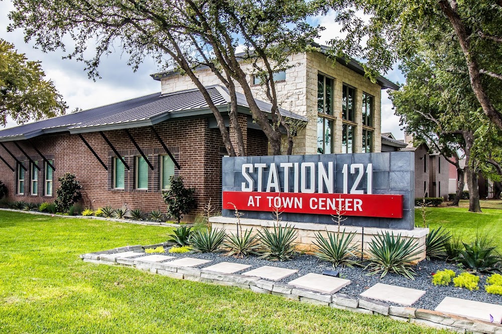 Station 121 at Town Center Apartments