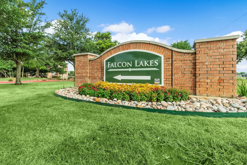 Falcon Lakes Apartments